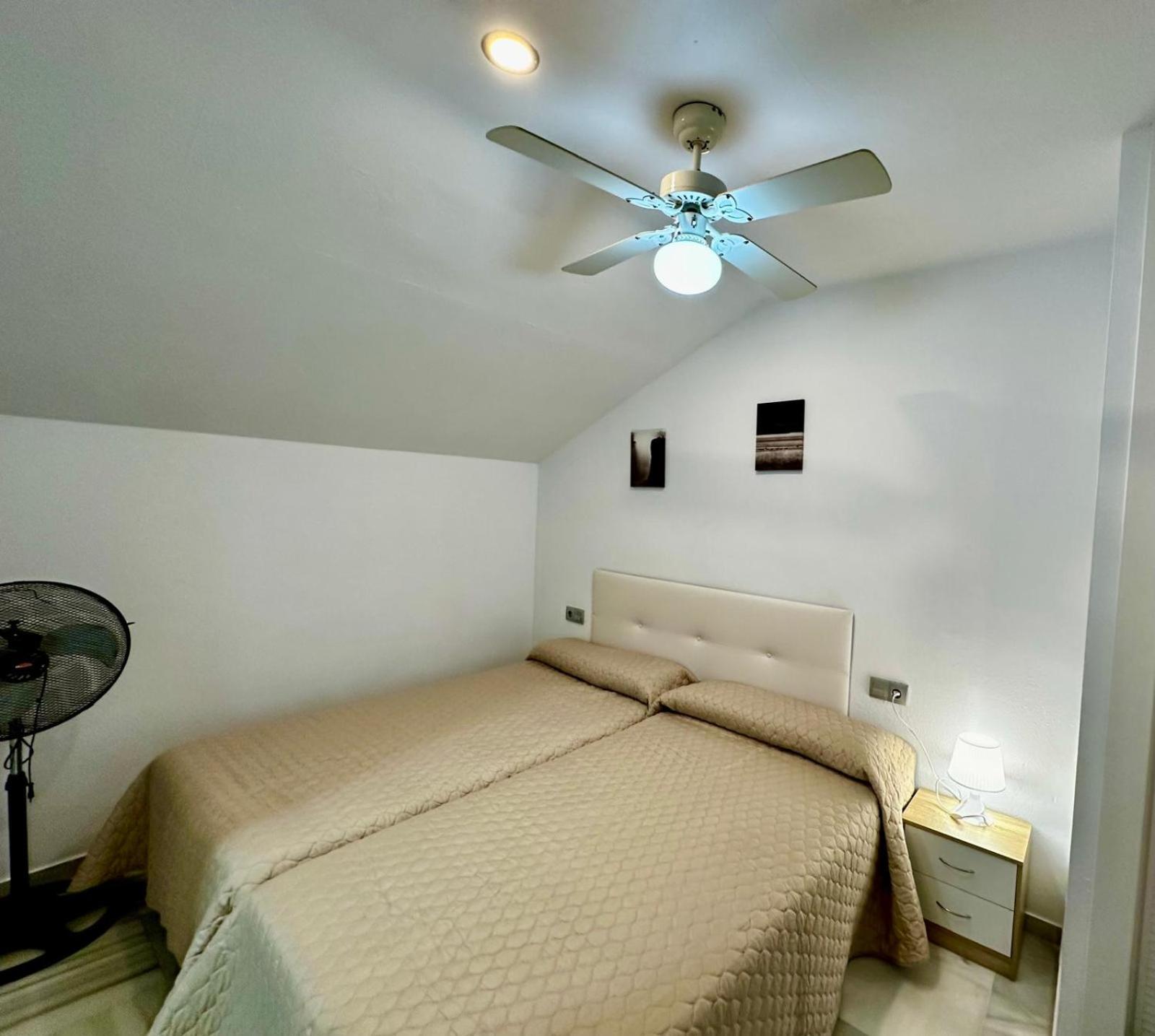 Apartamentos Las Rosas De Capistrano ネルハ エクステリア 写真