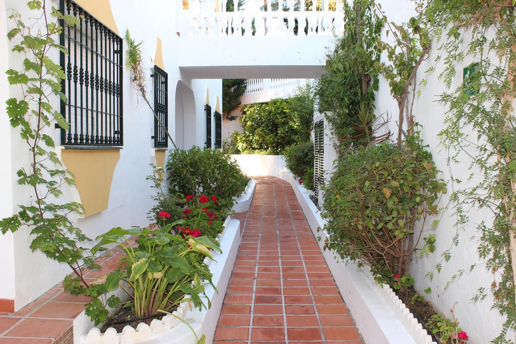 Apartamentos Las Rosas De Capistrano ネルハ エクステリア 写真